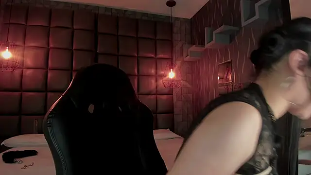 Snapshot of maddy_walker chatting on December 28, 9:40 pm maddy walker online show from December 28, 9:40 pm