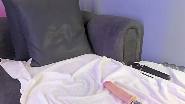 Snapshot of maddy_walker chatting on December 31, 3:55 am maddy walker online show from December 31, 3:55 am