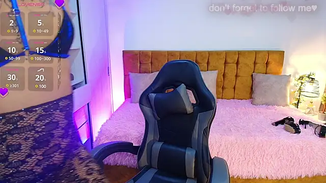 alexiaaross online show from December 14, 7:46 pm