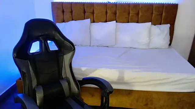 alexiaaross online show from September 12, 12:00 am