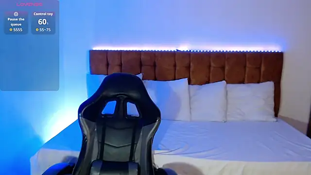 alexiaaross online show from October 9, 4:10 am