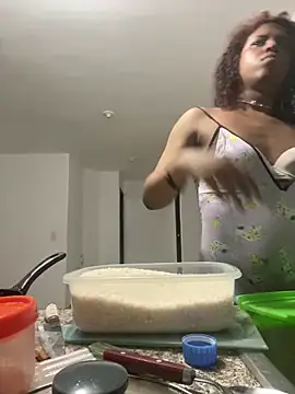 Snapshot of zahrivk1 chatting on March 2, 5:01 am zahrivk1 online show from March 2, 5:01 am