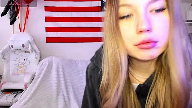 Snapshot of StefaTaylor chatting on March 14, 11:12 am StefaTaylor online show from March 14, 11:12 am