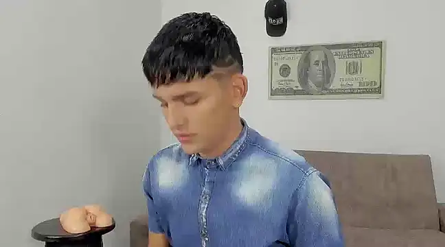 Lyam ap online show from January 8, 8:27 am