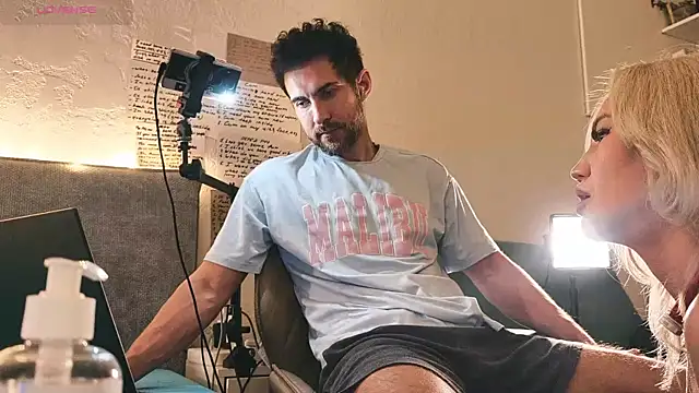 2lust online show from December 22, 8:55 am