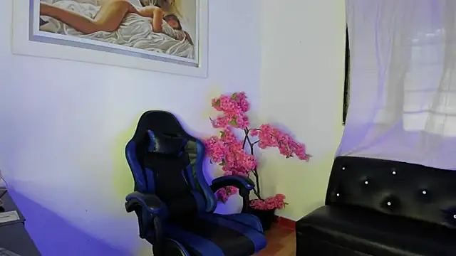 Snapshot of Caro_kitty- chatting on September 9, 11:43 am Caro kitty- online show from September 9, 11:43 am