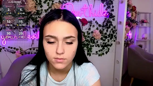 CooperAllana online show from December 6, 7:43 am