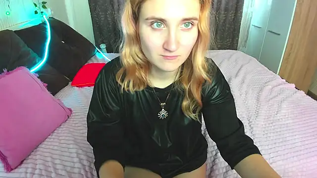 Miss Elsa  online show from February 20, 9:44 am