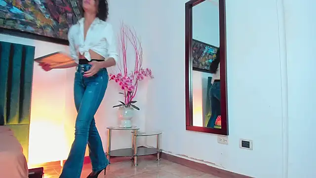 AntonellaHall  online show from March 22, 9:42 pm