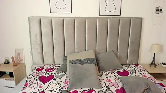 Laiia Page online show from March 5, 4:35 pm