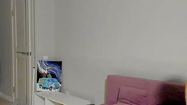 Snapshot of EllaSky_xoxo chatting on December 8, 1:13 am EllaSky xoxo online show from December 8, 1:13 am