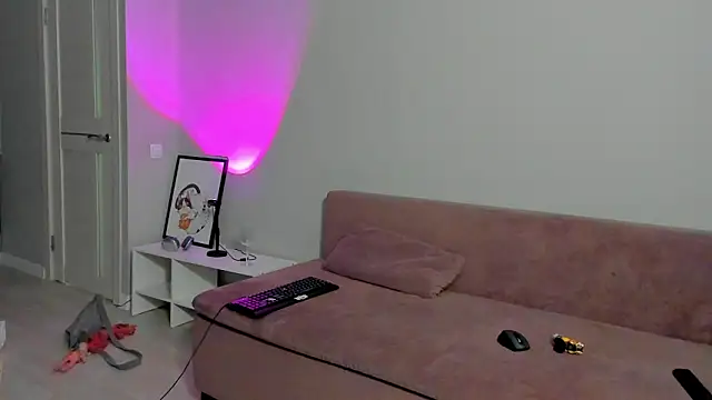 Snapshot of EllaSky_xoxo chatting on February 1, 12:47 pm EllaSky xoxo online show from February 1, 12:47 pm