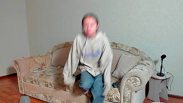 Snapshot of EllaSky_xoxo chatting on March 13, 7:28 pm EllaSky xoxo online show from March 13, 7:28 pm