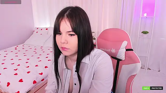 ClaireFaers  online show from March 4, 9:07 am