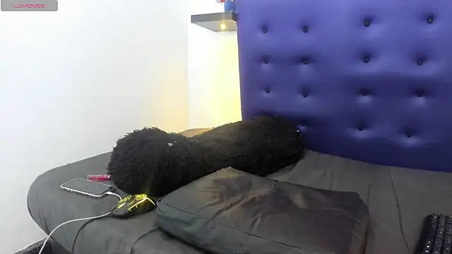 Snapshot of Camila_TransGirl chatting on February 11, 10:15 am Camila TransGirl online show from February 11, 10:15 am