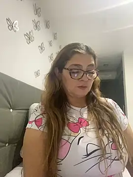 AntonellaAlondra4 online show from March 8, 4:56 am