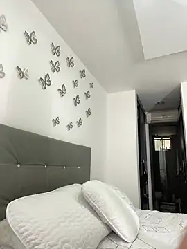 AntonellaAlondra4 online show from March 18, 1:42 pm