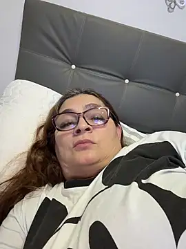 AntonellaAlondra4 online show from April 17, 3:31 am