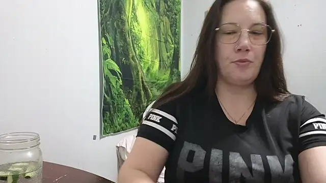 ThickGirlsDoItBetter online show from January 22, 2:59 am