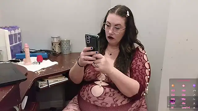 ThickGirlsDoItBetter online show from January 31, 11:03 pm