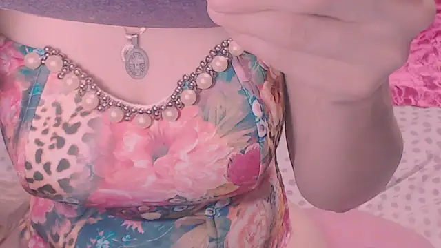 Snapshot of Ary_z chatting on December 14, 2:45 am Ary z online show from December 14, 2:45 am