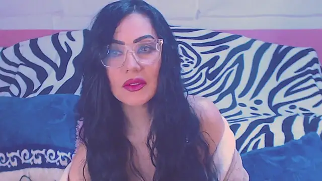 Snapshot of Ary_z chatting on November 15, 11:21 pm Ary z online show from November 15, 11:21 pm