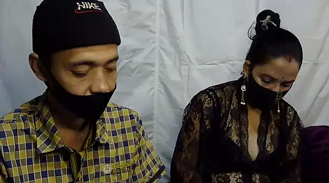 Snapshot of Pramila_Manish chatting on December 27, 12:12 pm Pramila Manish online show from December 27, 12:12 pm