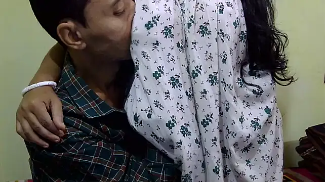 Snapshot of Pramila_Manish chatting on November 18, 2:43 pm Pramila Manish online show from November 18, 2:43 pm