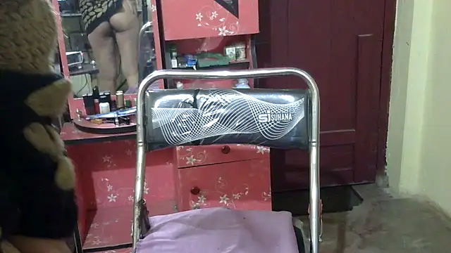 Snapshot of Pramila_Manish chatting on December 16, 12:59 am Pramila Manish online show from December 16, 12:59 am