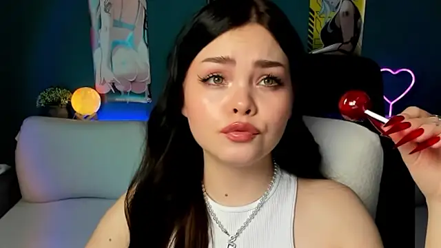 Snapshot of AkiraKatsu chatting on January 13, 8:04 pm AkiraKatsu online show from January 13, 8:04 pm