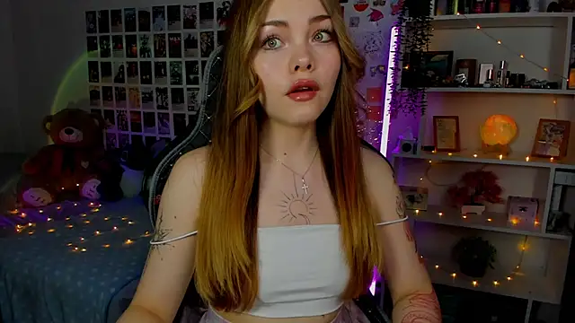 Snapshot of AkiraKatsu chatting on September 24, 11:46 am AkiraKatsu online show from September 24, 11:46 am