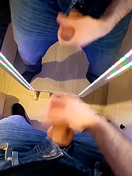 Snapshot of PerfectBisex chatting on December 5, 3:52 pm PerfectBisex online show from December 5, 3:52 pm