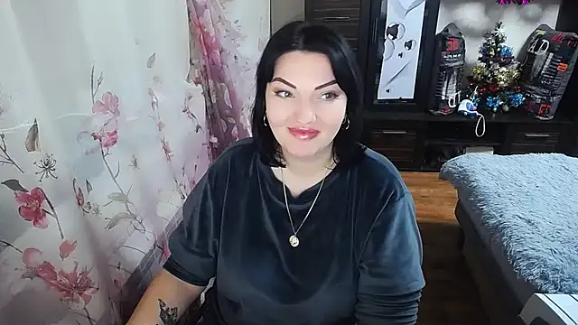 Snapshot of Lady_Boom_Wild_ chatting on December 9, 8:33 pm Lady Boom Wild online show from December 9, 8:33 pm