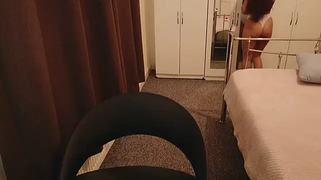 Snapshot of karlaolivia chatting on October 3, 10:12 am karlaolivia online show from October 3, 10:12 am