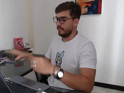 Dylanwish online show from December 2, 7:16 pm