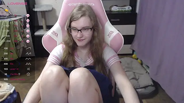 Snapshot of Tomato_Tease chatting on September 20, 7:04 pm Tomato Tease online show from September 20, 7:04 pm