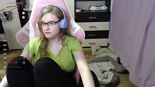 Snapshot of Tomato_Tease chatting on October 10, 5:06 am Tomato Tease online show from October 10, 5:06 am