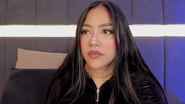 nicolle pierce online show from February 1, 12:47 pm