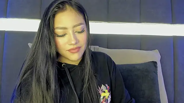 nicolle pierce online show from February 5, 12:38 pm