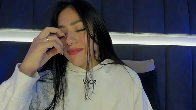 nicolle pierce online show from February 9, 11:47 am