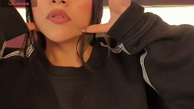 nicolle pierce online show from March 5, 12:22 pm