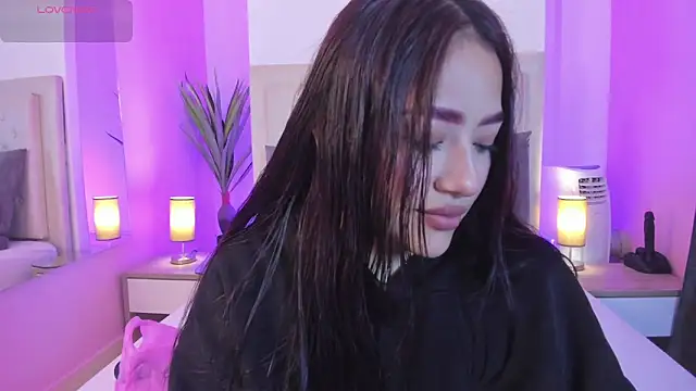 nicolle pierce online show from March 27, 1:00 pm