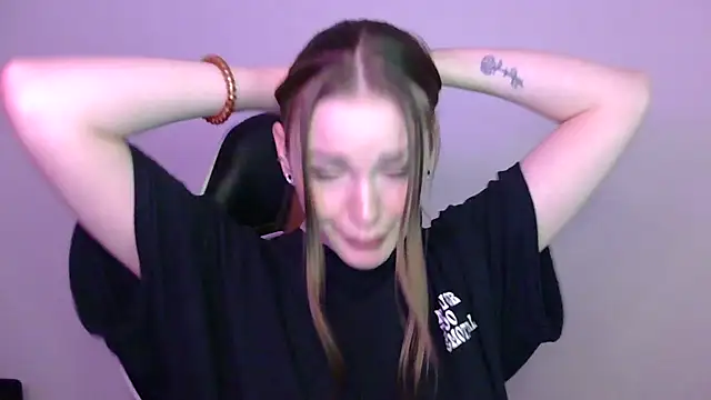 Snapshot of KLEOKILLS chatting on October 2, 9:22 pm KLEOKILLS online show from October 2, 9:22 pm