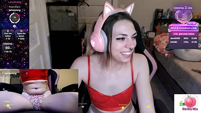 Snapshot of KSwonderland6 chatting on February 2, 2:17 am KSwonderland6 online show from February 2, 2:17 am