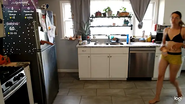 Snapshot of KSwonderland6 chatting on October 7, 5:10 pm KSwonderland6 online show from October 7, 5:10 pm