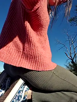 Snapshot of KSwonderland6 chatting on October 20, 3:34 pm KSwonderland6 online show from October 20, 3:34 pm