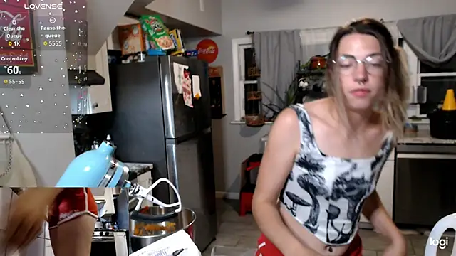 Snapshot of KSwonderland6 chatting on November 4, 4:33 am KSwonderland6 online show from November 4, 4:33 am