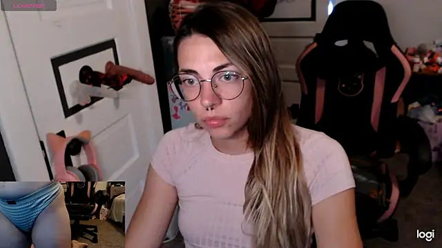 Snapshot of KSwonderland6 chatting on November 5, 5:46 pm KSwonderland6 online show from November 5, 5:46 pm