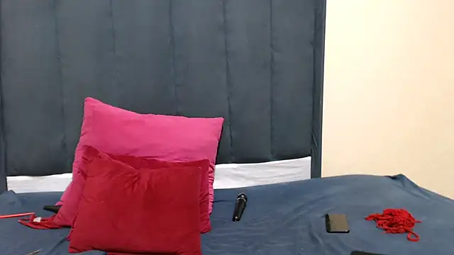 kittykhloe22 online show from February 27, 7:15 pm