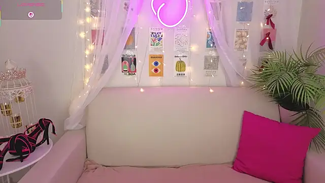 Angel Nikole online show from October 3, 1:24 am